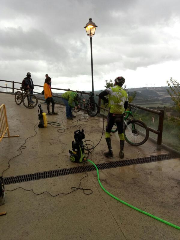 28.11.2016 Cuidant la bicicleta  Argençola -  Toni Castillo