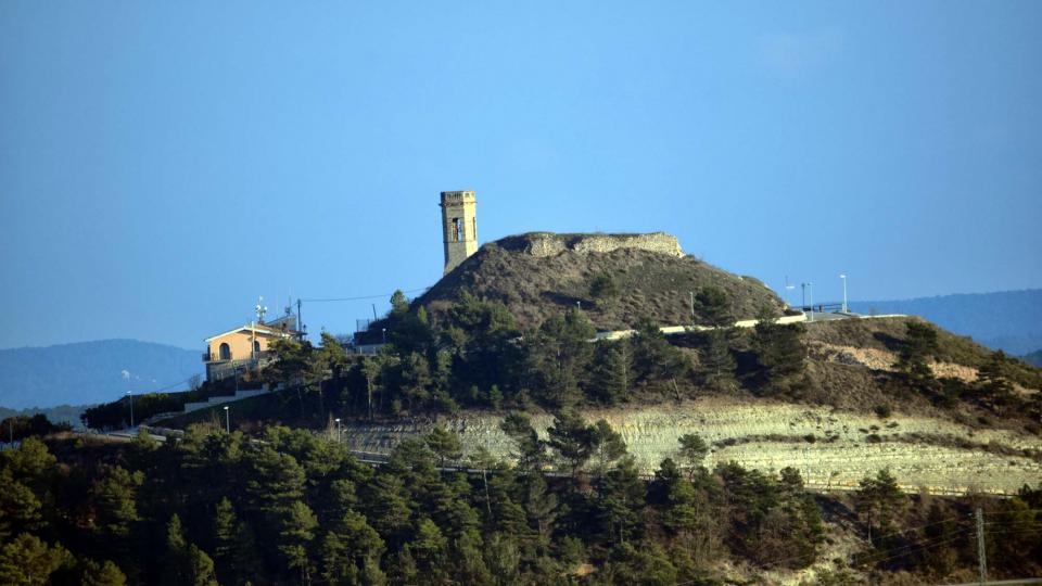 Vista del castell d'Argençola des de Carbasí - Argençola