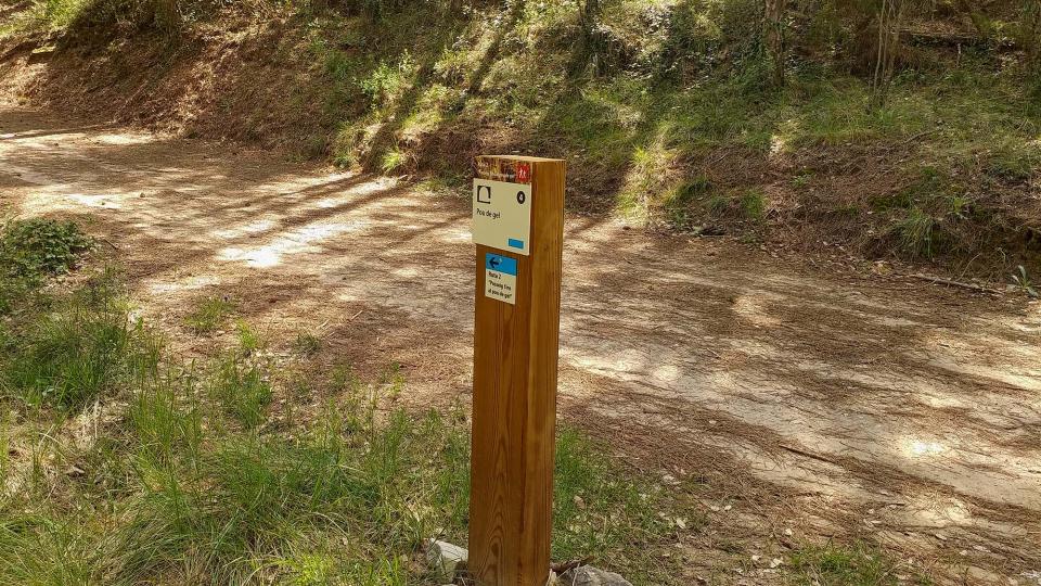 17.4.2017 Senyalètica rutes  Argençola -  Marina Berenguer