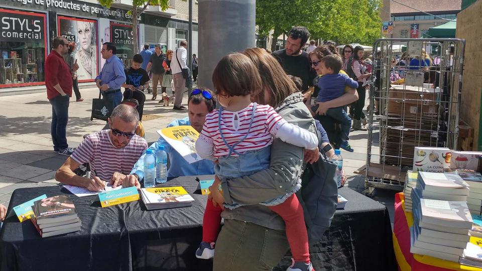 23.4.2017 Garrancho i Lloret signant 'Com ser un pirata'  Igualada -  Marina Berenguer