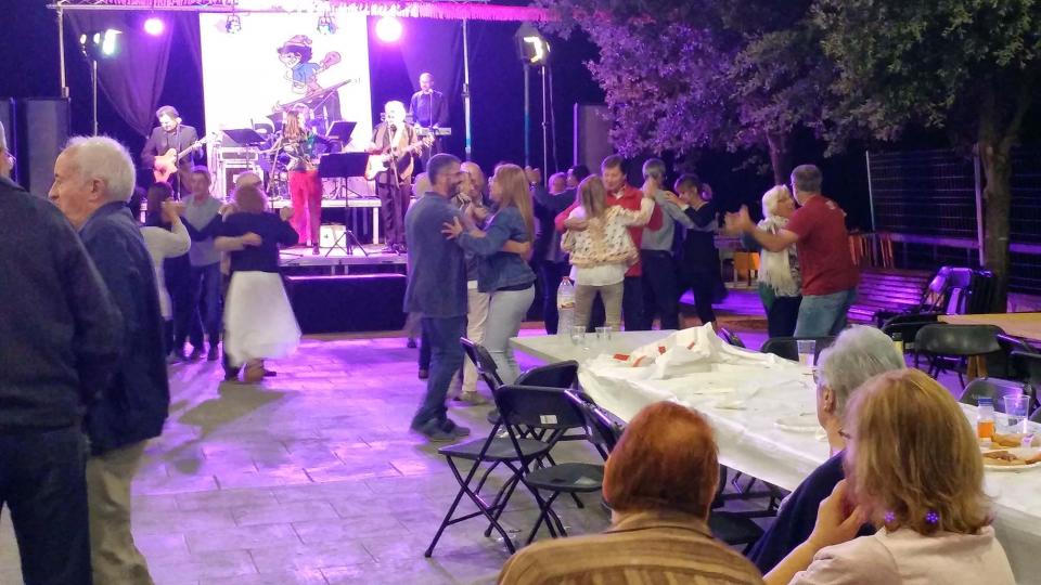 12.8.2017 Ball de Festa Major amb el grup Slalom Express  Argençola -  Marina Berenguer