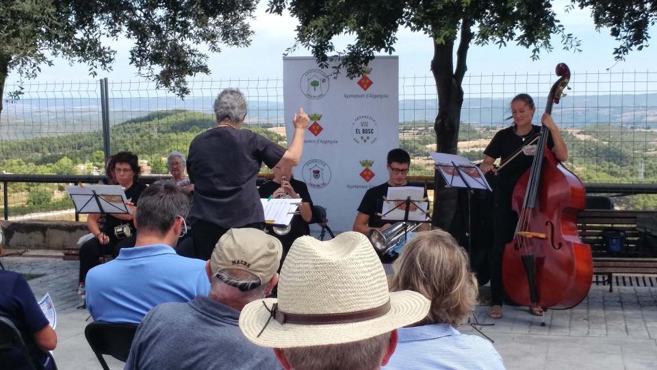 13.8.2017 actuació del quintet de Cobla Terres de Marca  Argençola -  Marina Berenguer