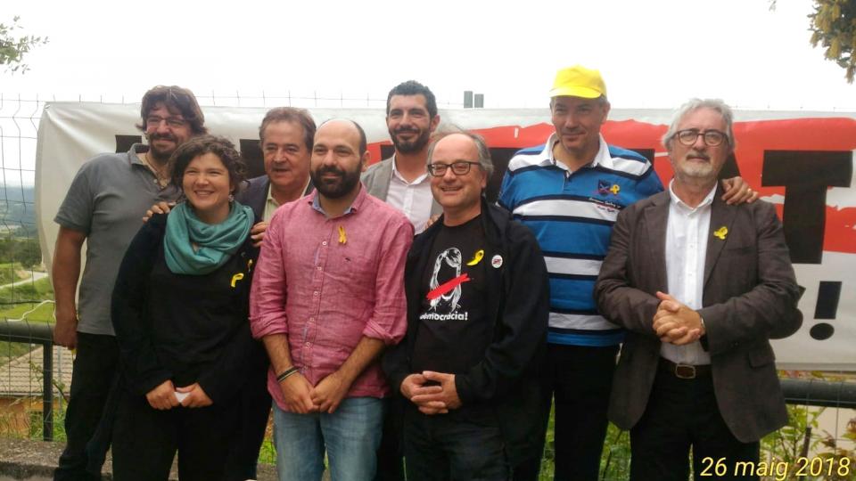 d'esquerra a dreta: Pau Mir, Tinent d'alcalde de Sant Martí de Tous, Mireia Duran, Tinenta d'alcalde de Veciana, Àngel Farré, Alcalde de Montmaneu, Marcel Mauri, Òmnium, David Sànchez, Alcalde de Jorba, Gumersind Parcerisas, Tinent d'alcalde d'Argençola, Francesc Lluch, Alcalde de Sant Guim de Freixenet i Toni Lloret, Alcalde d'Argençola - Argençola