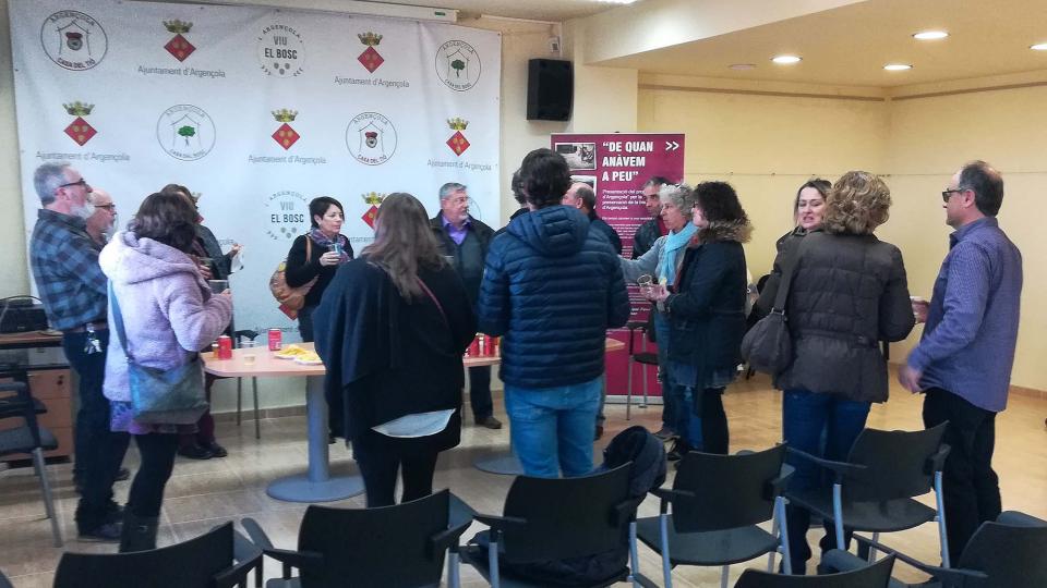 La sessió informativa va finalitzar amb un aperitiu - Argençola