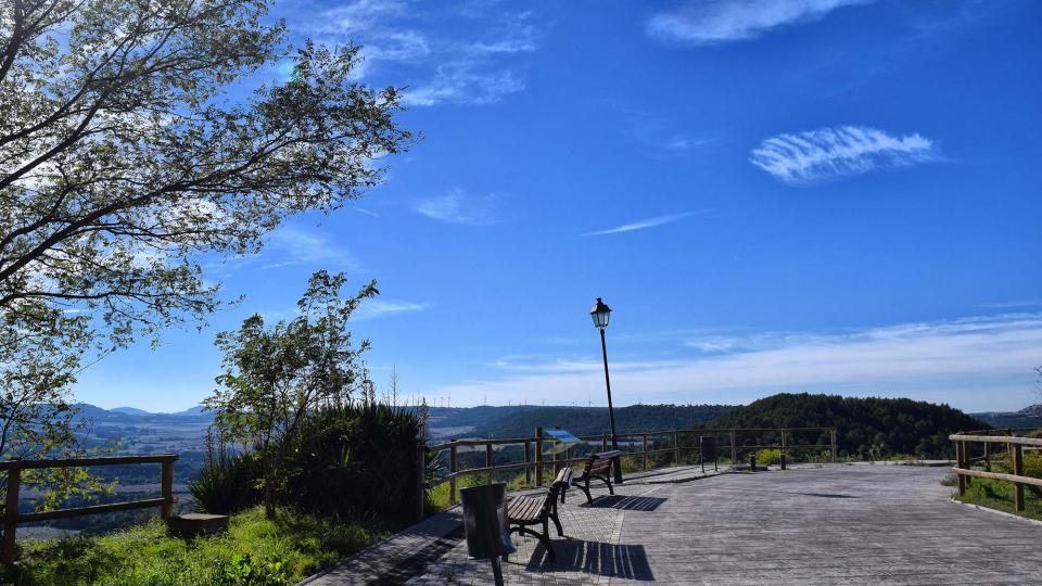 3.11.2018 Mirador de l'església  Argençola -  Ramon  Sunyer