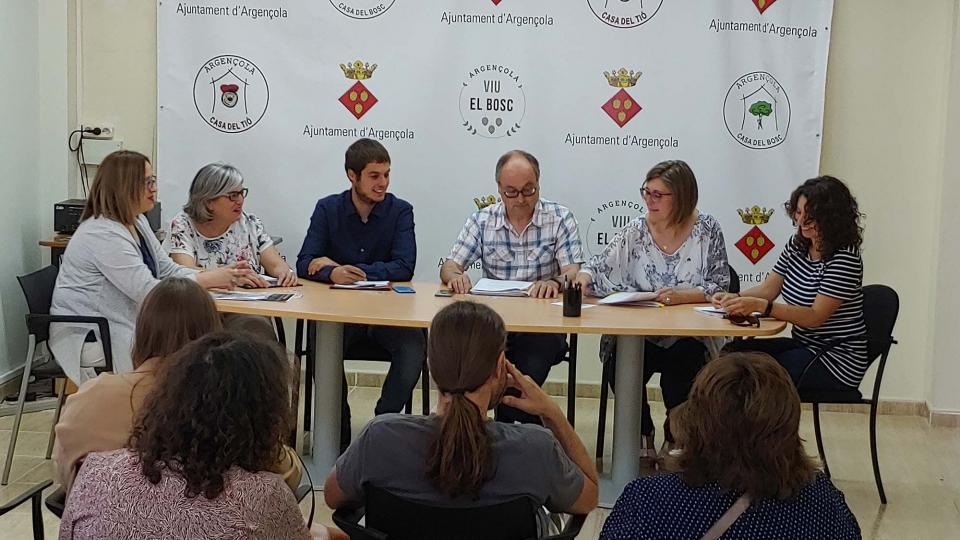 D'esquerra a dreta, Marina Berenguer, Maria Descarrega, Josep Albareda, Gumersind Parcerisas, Sònia Duran (secretària) i Mercè Hernàndez - Argençola