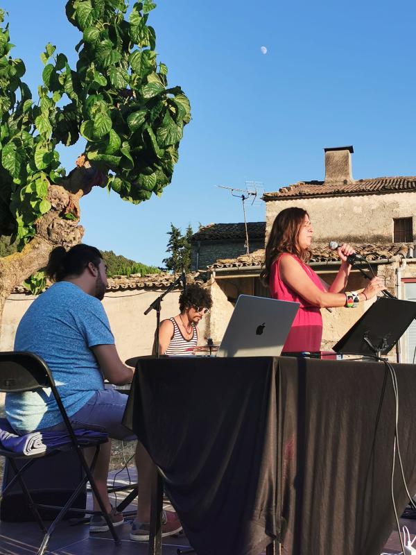 9.7.2022 Preparatius del concert de Txell Sota  Rocamora -  Martí Garrancho